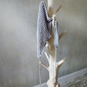 Loopy Mango Chunky Shawl in Iceberg (lt grey)